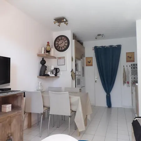 T2 Dans Avec Piscine Et Tennis Apartman Saint-Raphaël